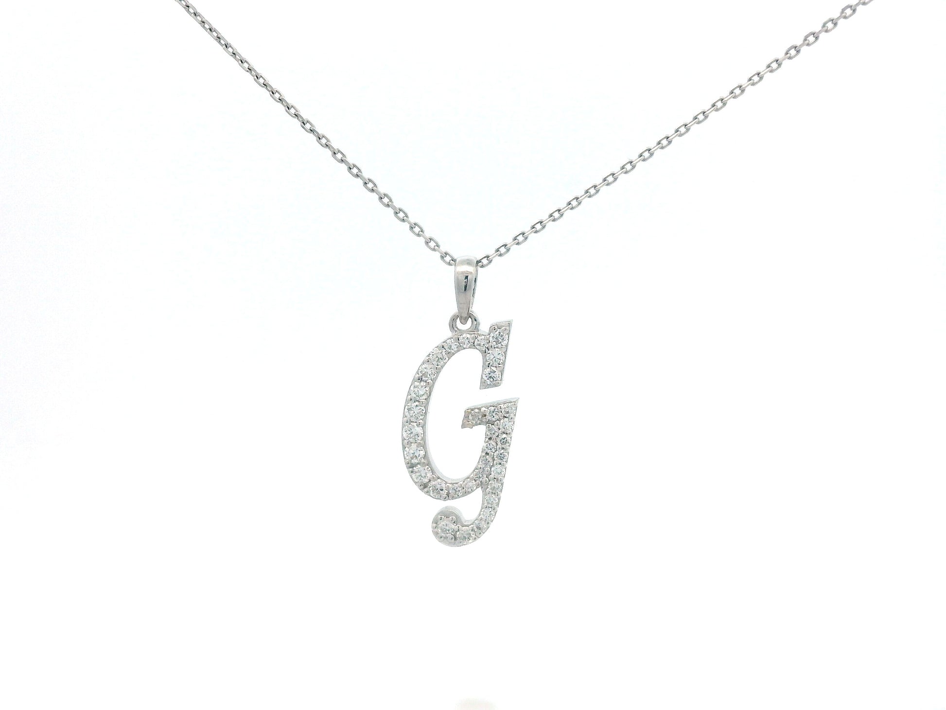 18K gold diamond initial pendant featuring 0.26 carats of brilliant diamonds, personalized letter necklace, luxury monogram jewelry gift.