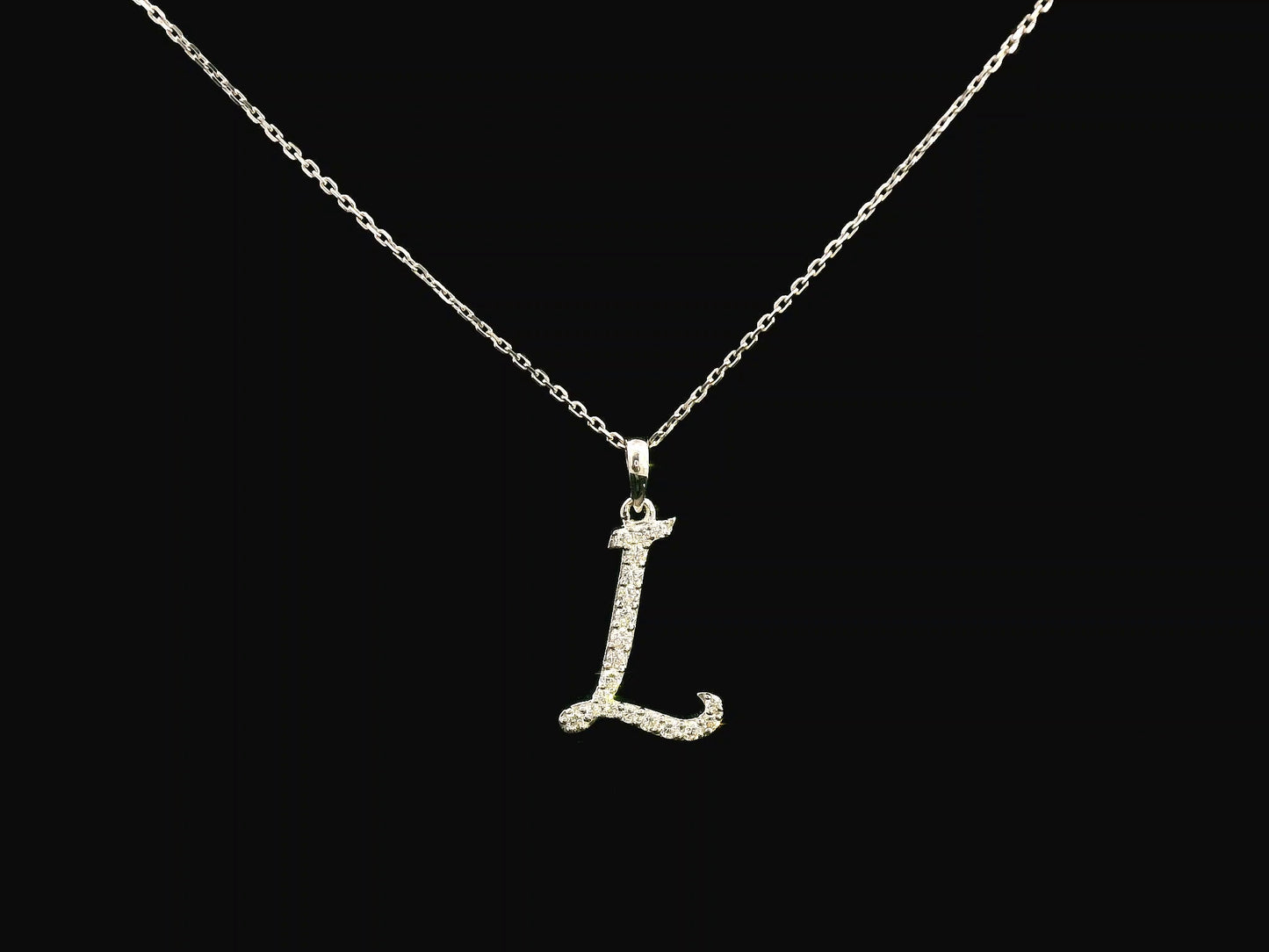 18K gold diamond initial pendant featuring 0.17 carats of brilliant diamonds, personalized letter necklace, luxury monogram jewelry gift.