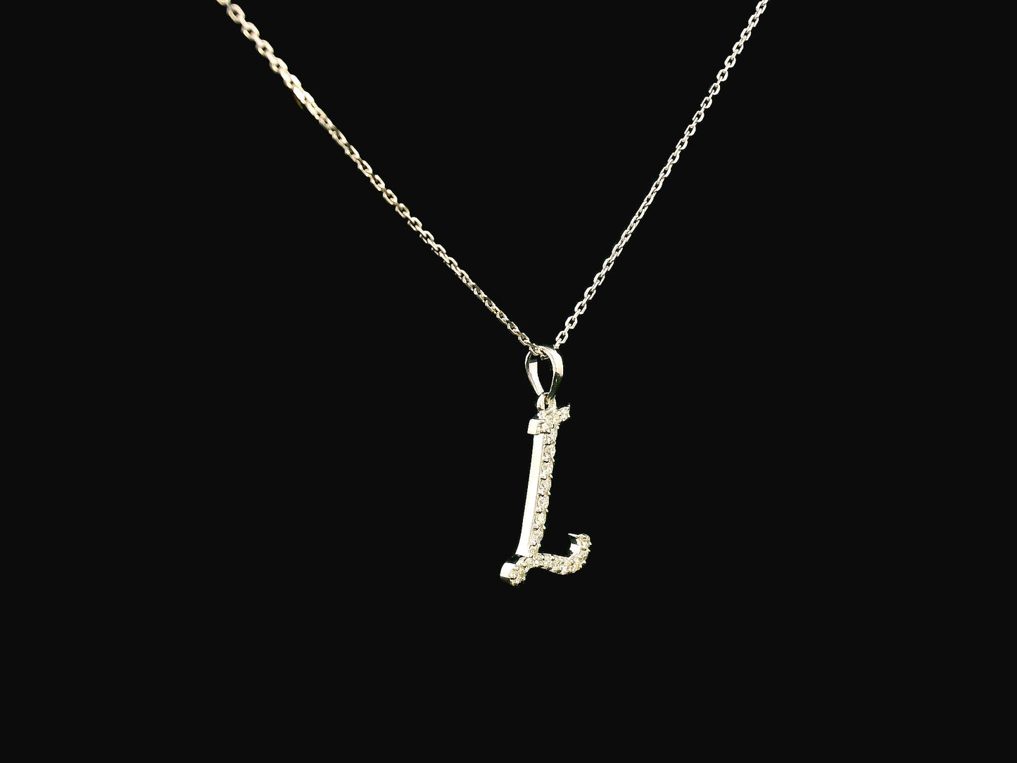 18K gold diamond initial pendant featuring 0.17 carats of brilliant diamonds, personalized letter necklace, luxury monogram jewelry gift.