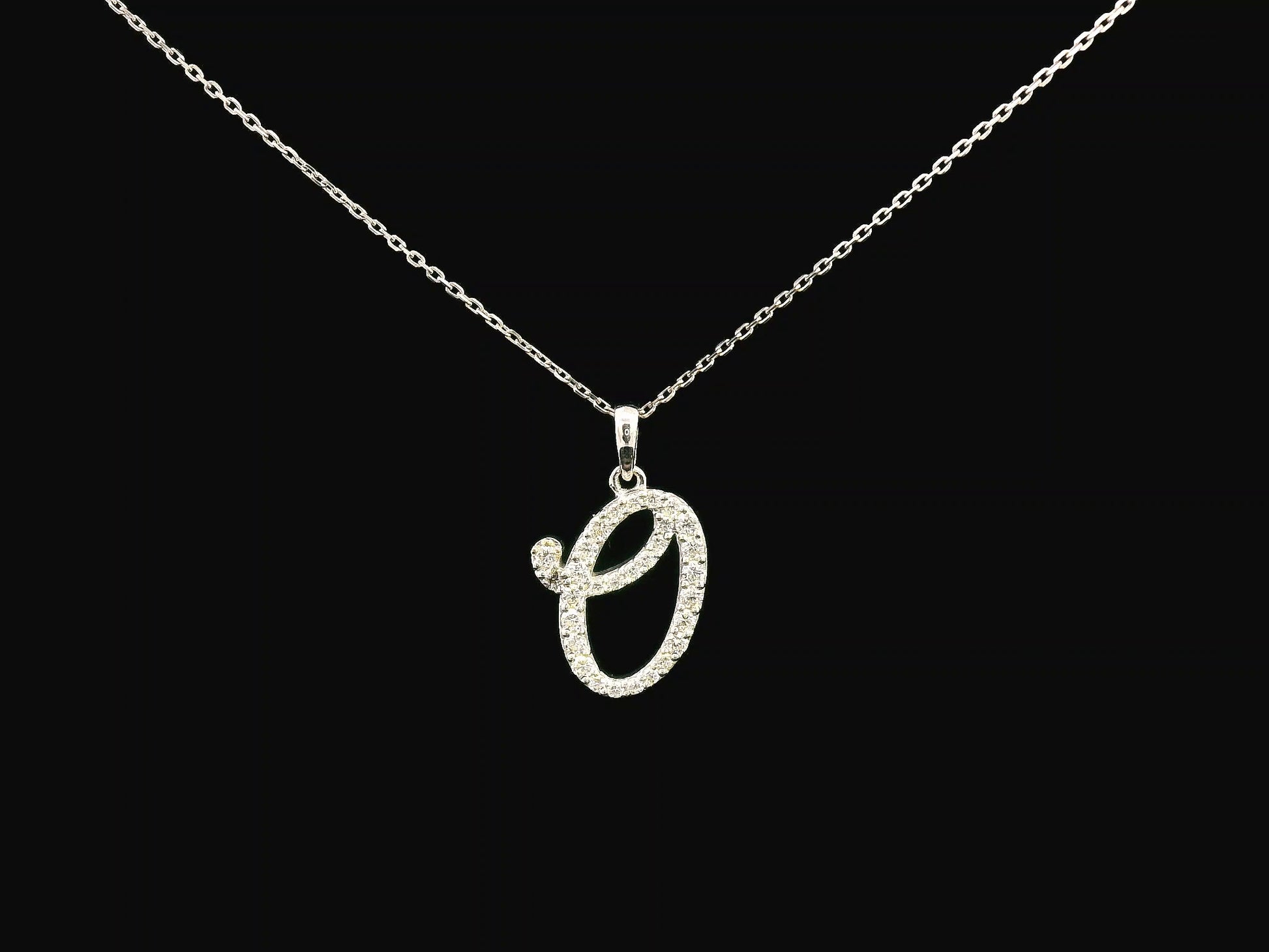 18K gold diamond initial pendant featuring 0.28 carats of brilliant diamonds, personalized letter necklace, luxury monogram jewelry gift.