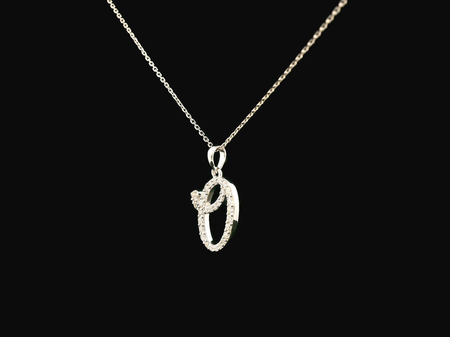 18K gold diamond initial pendant featuring 0.28 carats of brilliant diamonds, personalized letter necklace, luxury monogram jewelry gift.