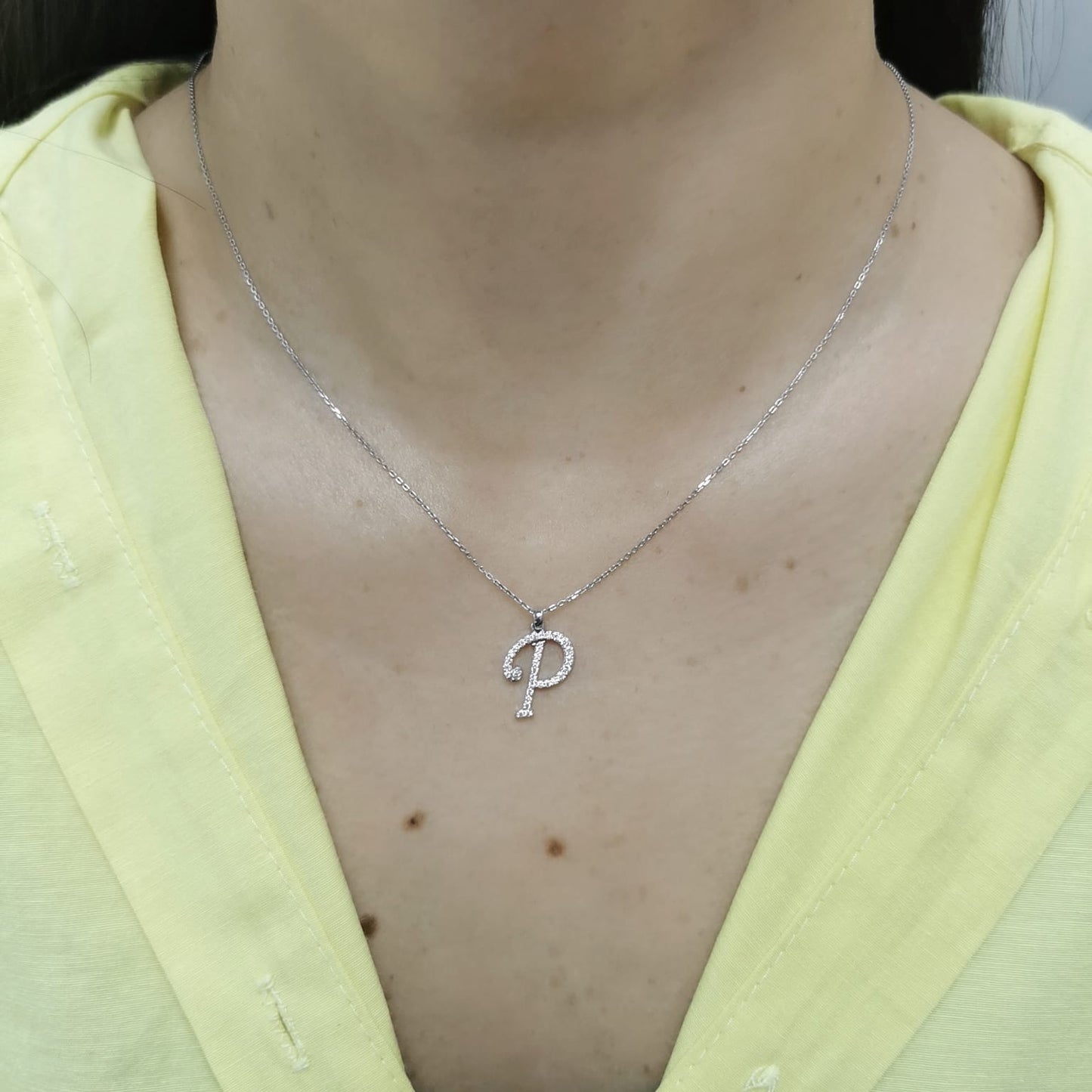 18K gold diamond initial pendant featuring 0.20 carats of brilliant diamonds, personalized letter necklace, luxury monogram jewelry gift.