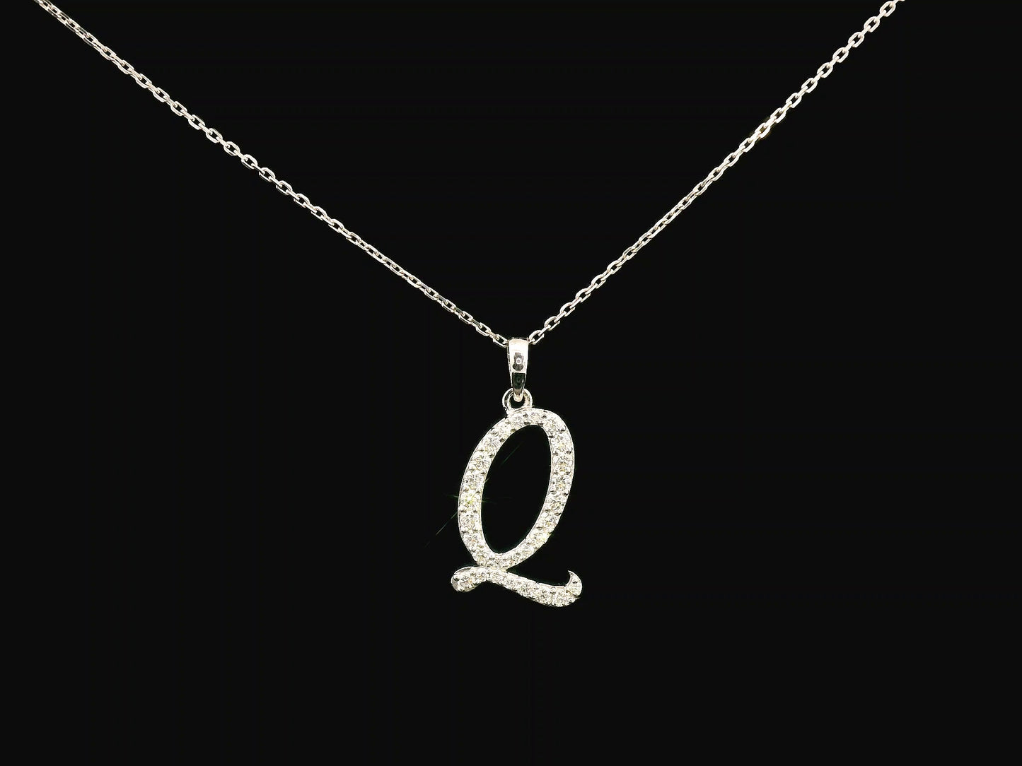 18K gold diamond initial pendant featuring 0.26 carats of brilliant diamonds, personalized letter necklace, luxury monogram jewelry gift.