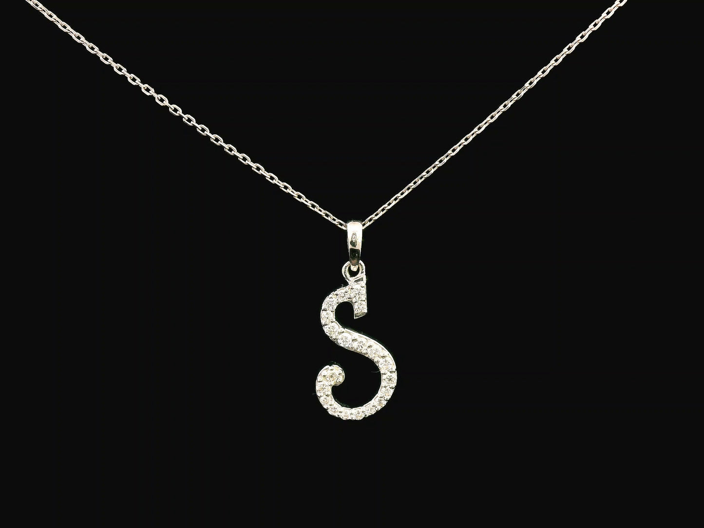 18K gold diamond initial pendant featuring 0.15 carats of brilliant diamonds, personalized letter necklace, luxury monogram jewelry gift.