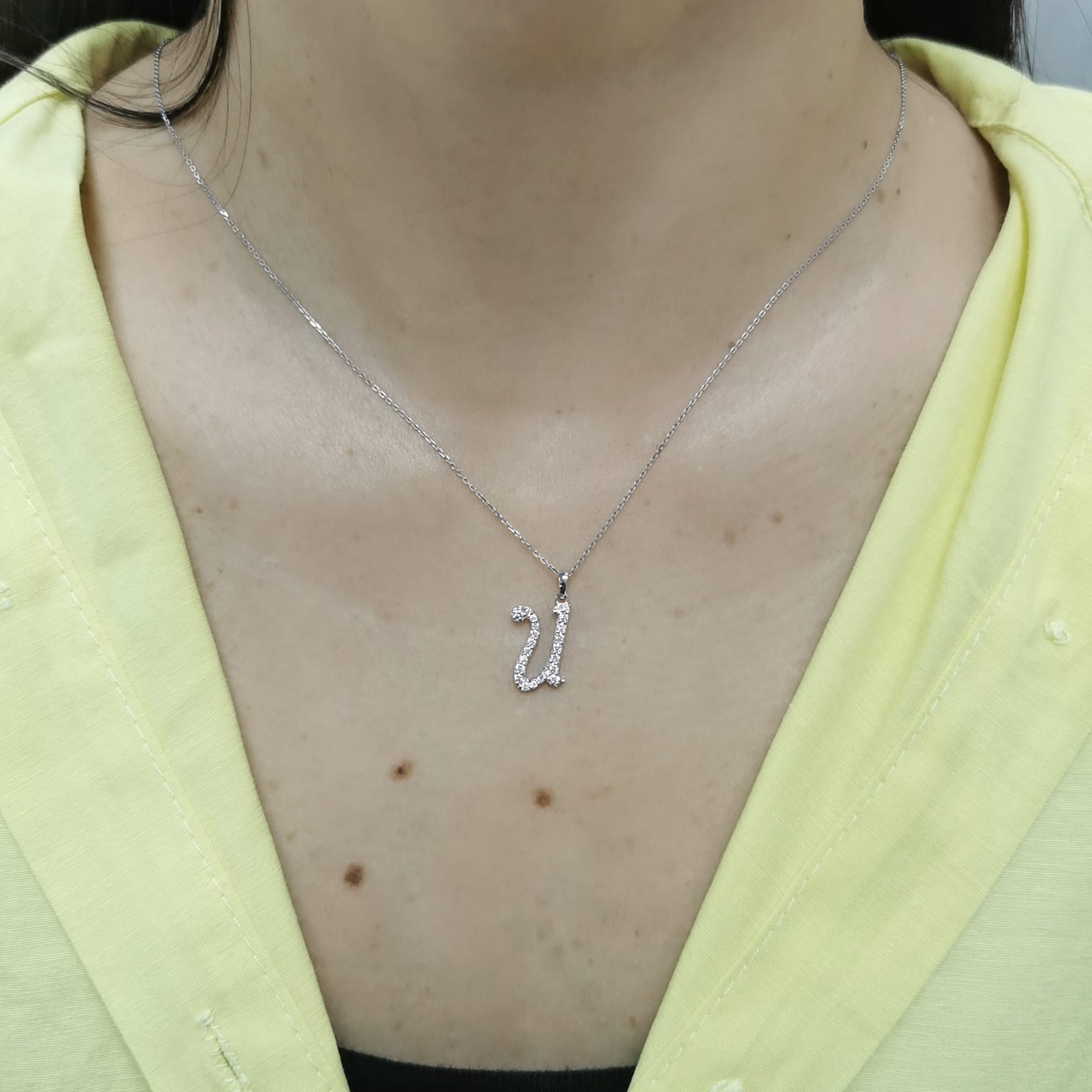 18K gold diamond initial pendant featuring 0.23 carats of brilliant diamonds, personalized letter necklace, luxury monogram jewelry gift.