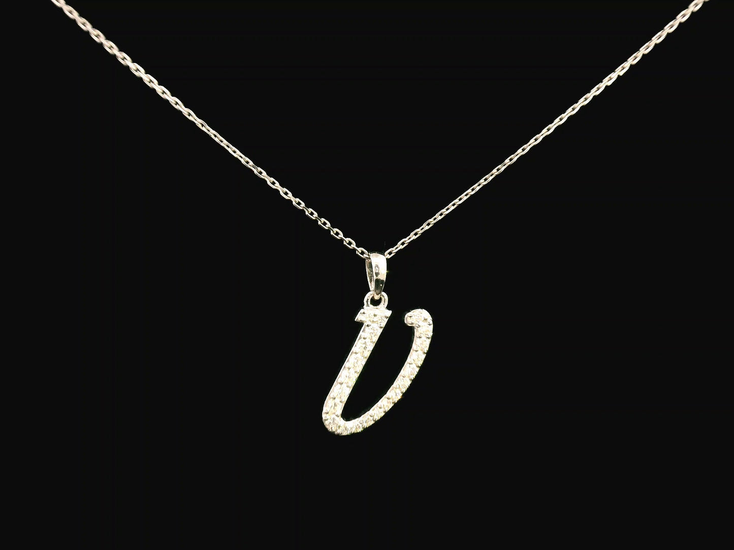 18K gold diamond initial pendant featuring 0.21 carats of brilliant diamonds, personalized letter necklace, luxury monogram jewelry gift.