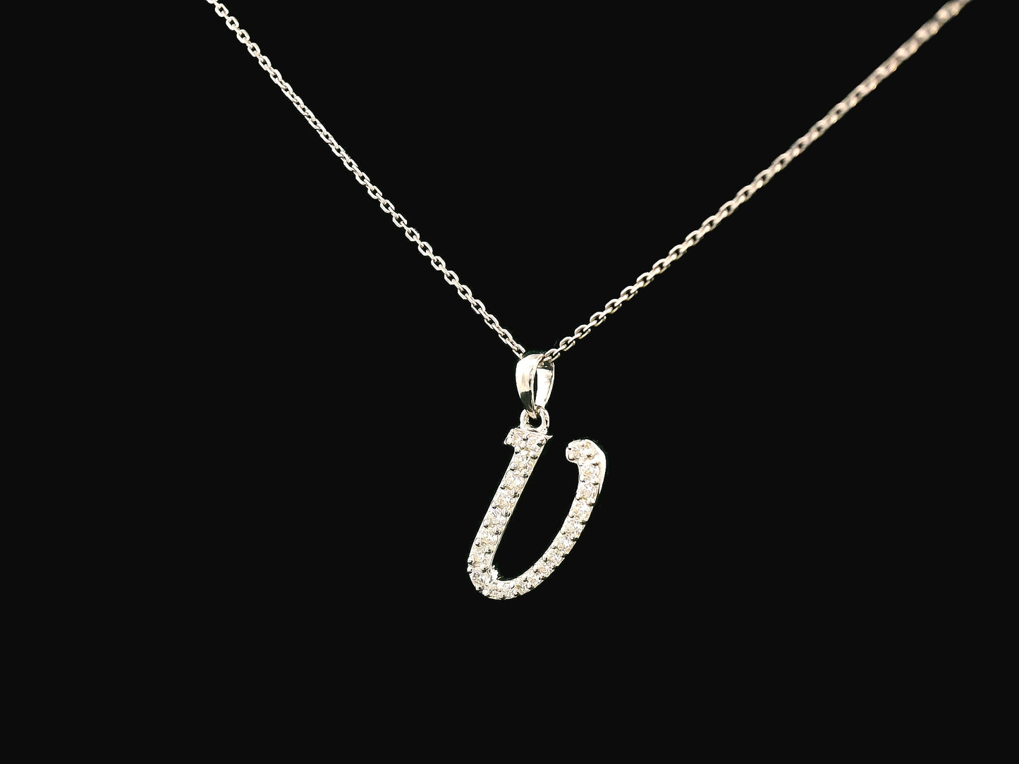 18K gold diamond initial pendant featuring 0.21 carats of brilliant diamonds, personalized letter necklace, luxury monogram jewelry gift.