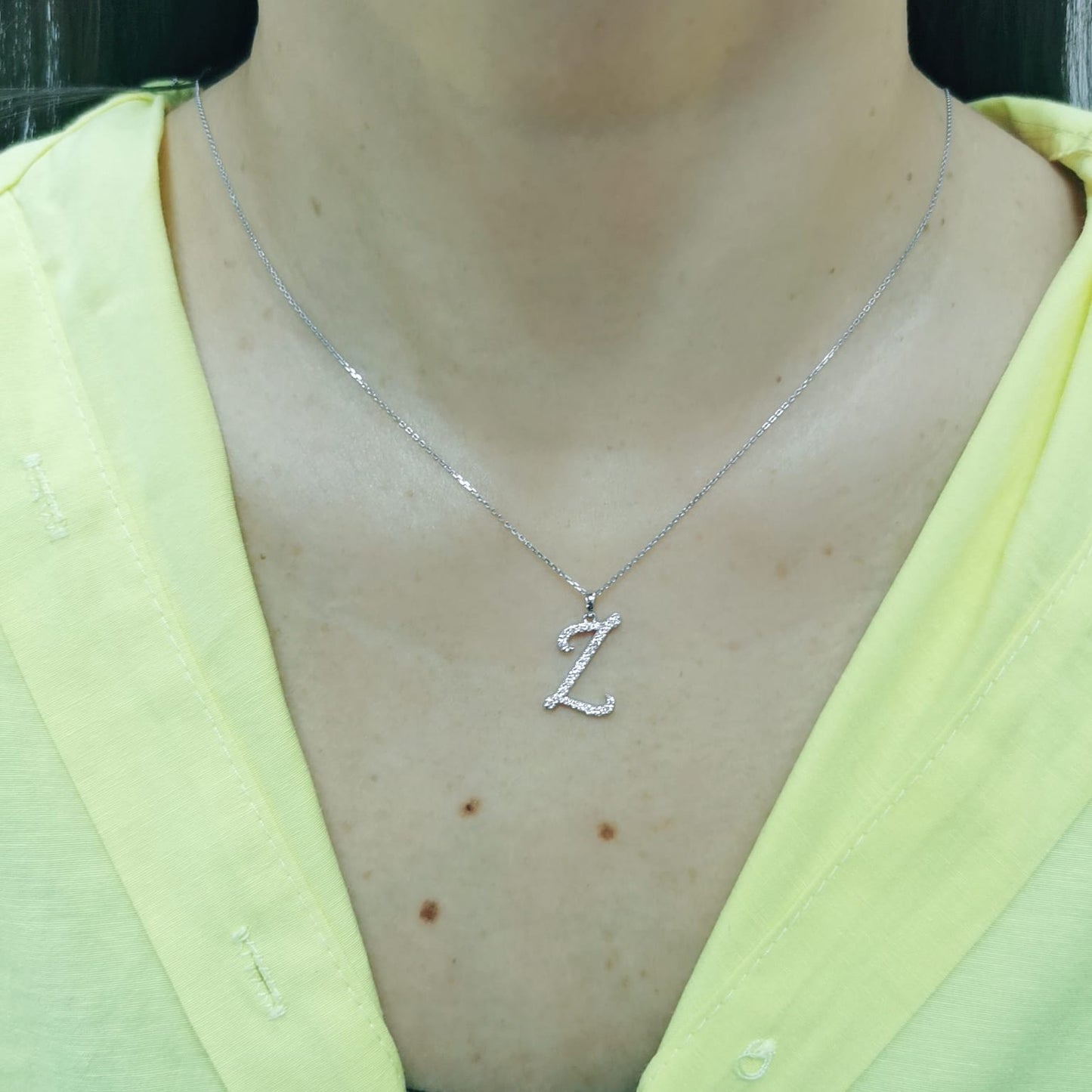 18K gold diamond initial pendant featuring 0.26 carats of brilliant diamonds, personalized letter necklace, luxury monogram jewelry gift.