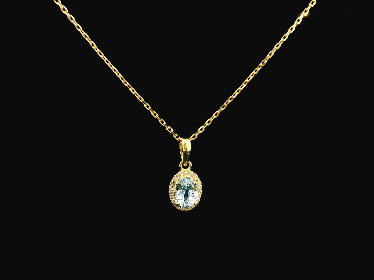 18K yellow gold oval Aquamarine pendant with diamond halo. Layering pendant without chain