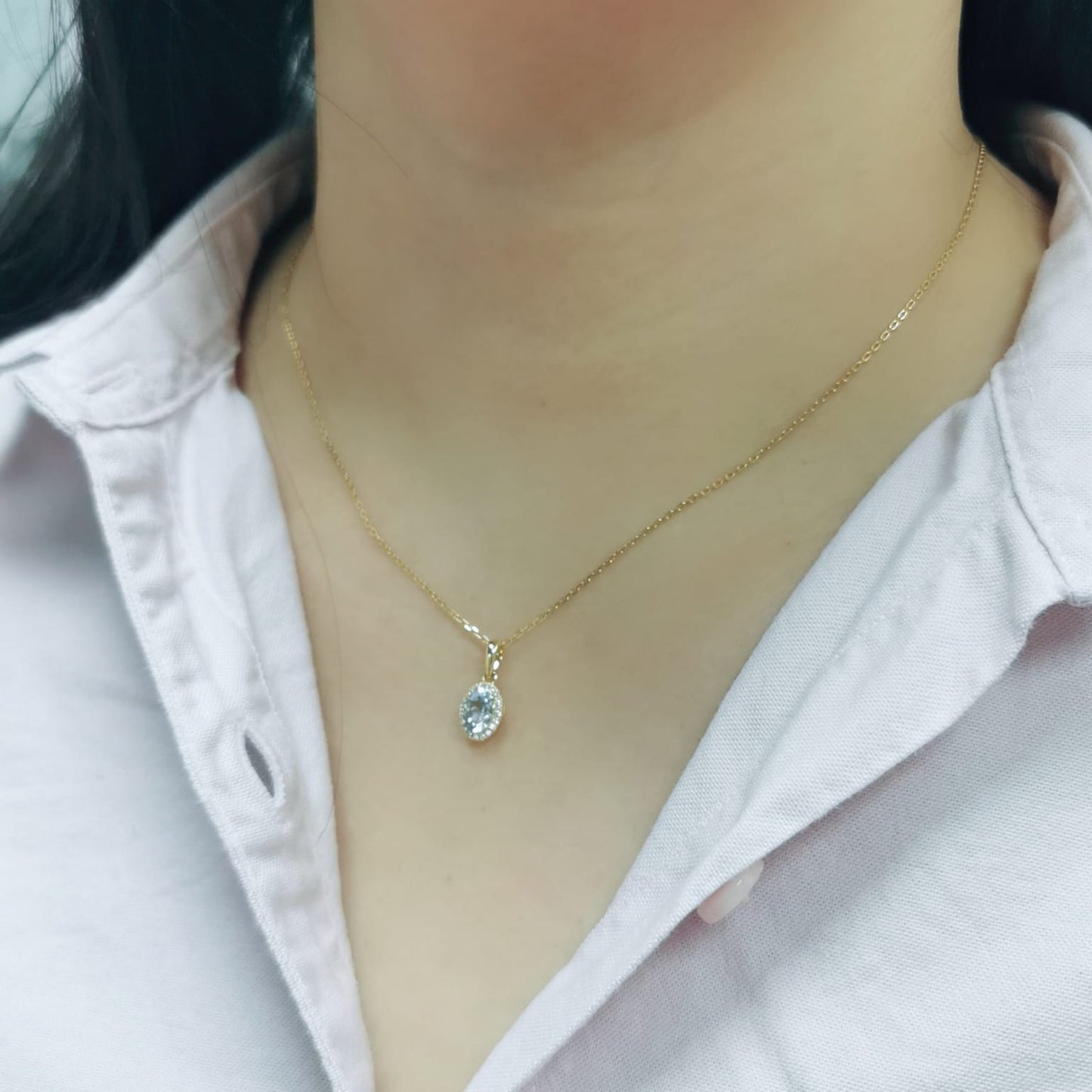 18K yellow gold oval Aquamarine pendant with diamond halo. Layering pendant without chain