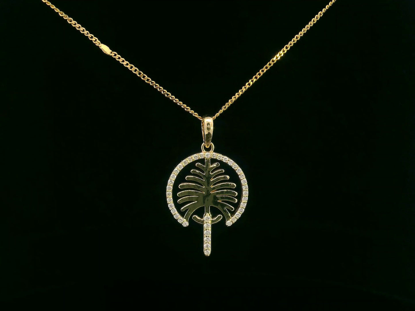 18K Yellow Gold Palm Jumeirah Pendant with 0.20ct Diamonds – Dubai-inspired jewelry design