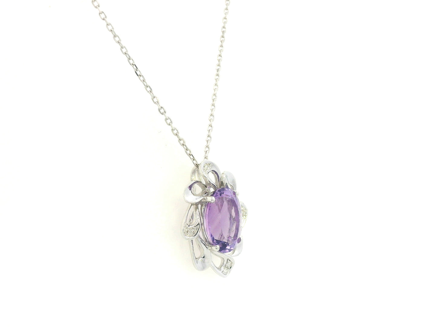 2.45ct amethyst gemstone pendant set in 18K white gold