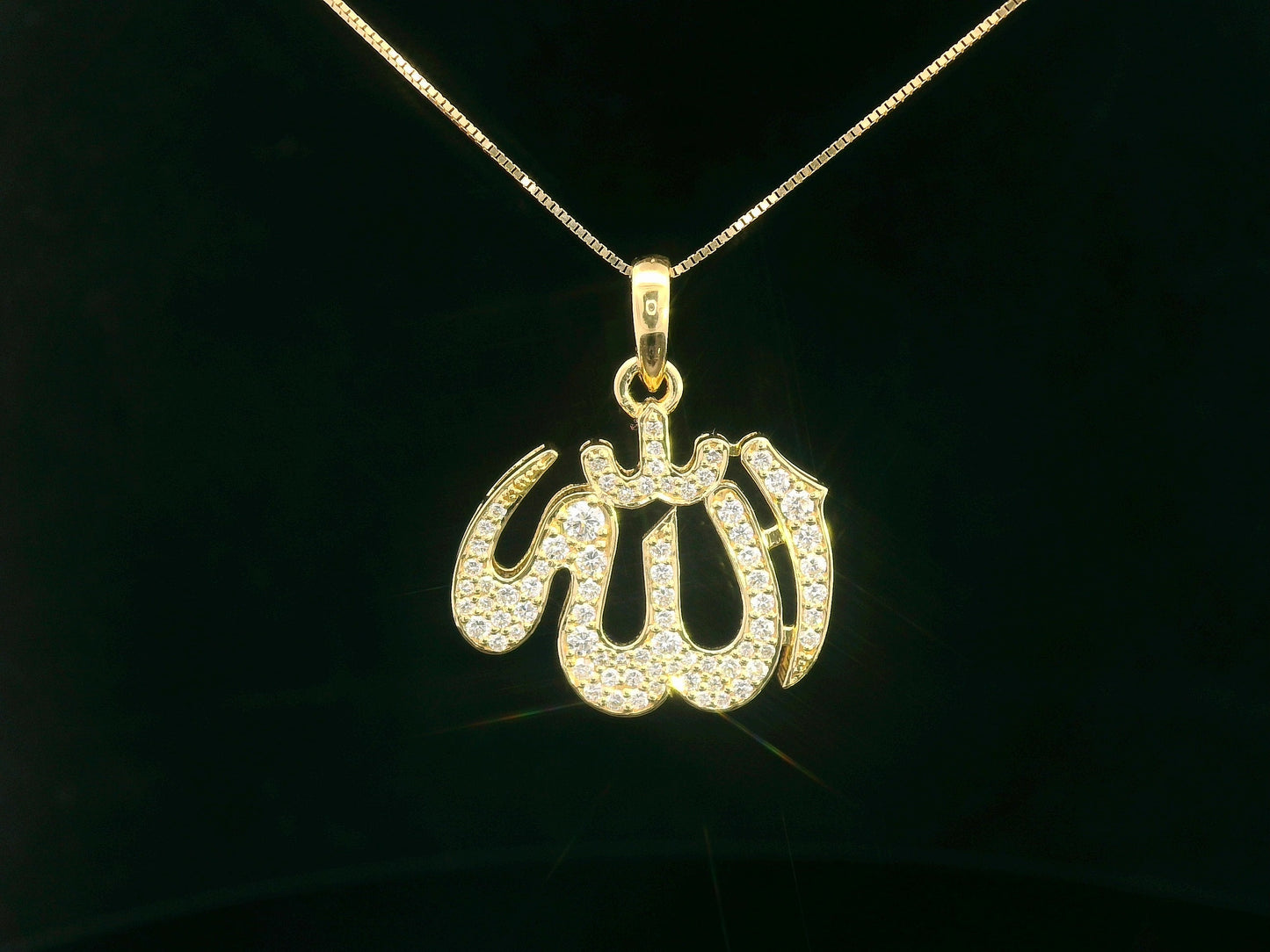18K yellow gold Allah calligraphy pendant featuring pavé-set diamonds, total diamond weight 0.41 carat – Emirates Diamonds