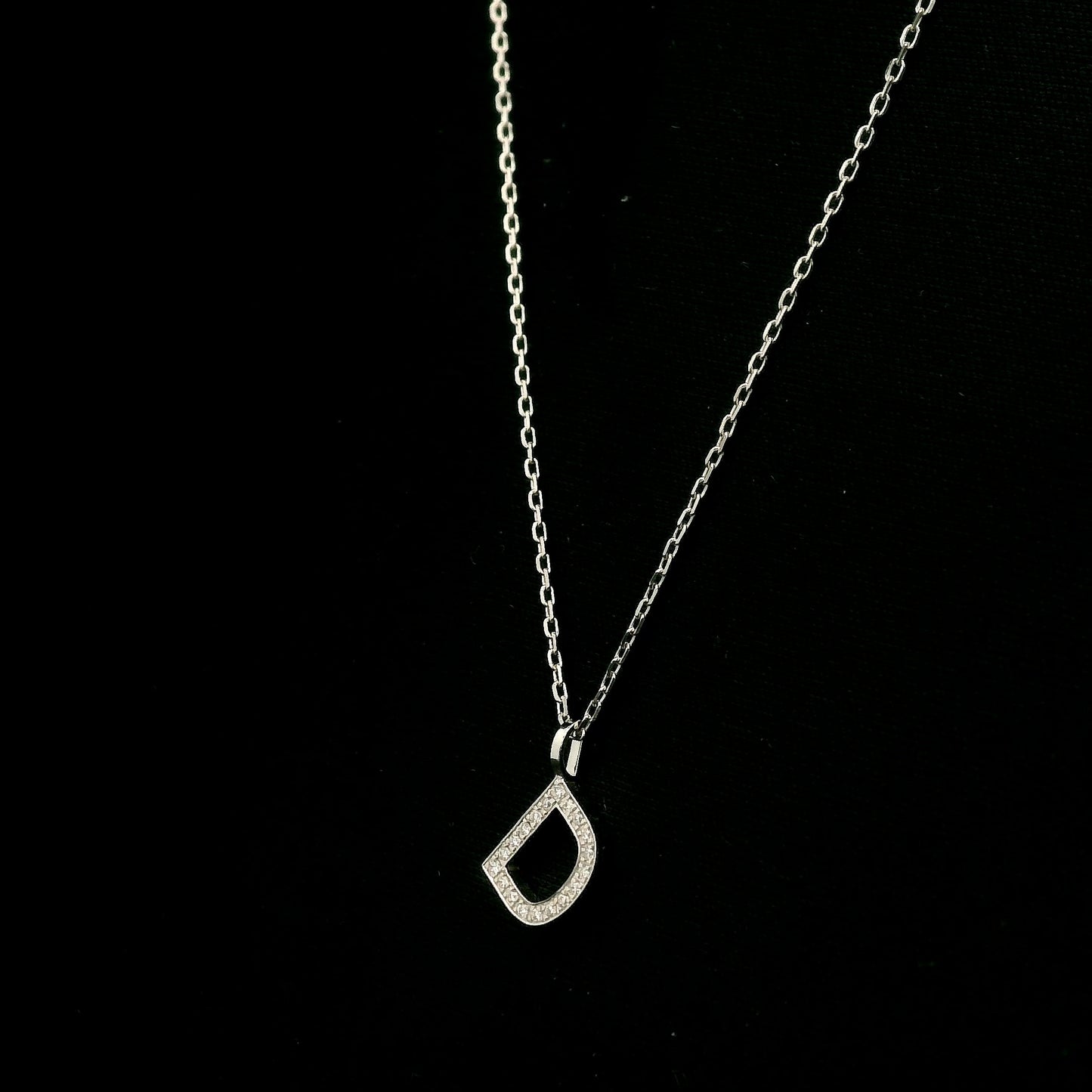 Diamond Initial D Alphabet Pendant In 18k Gold