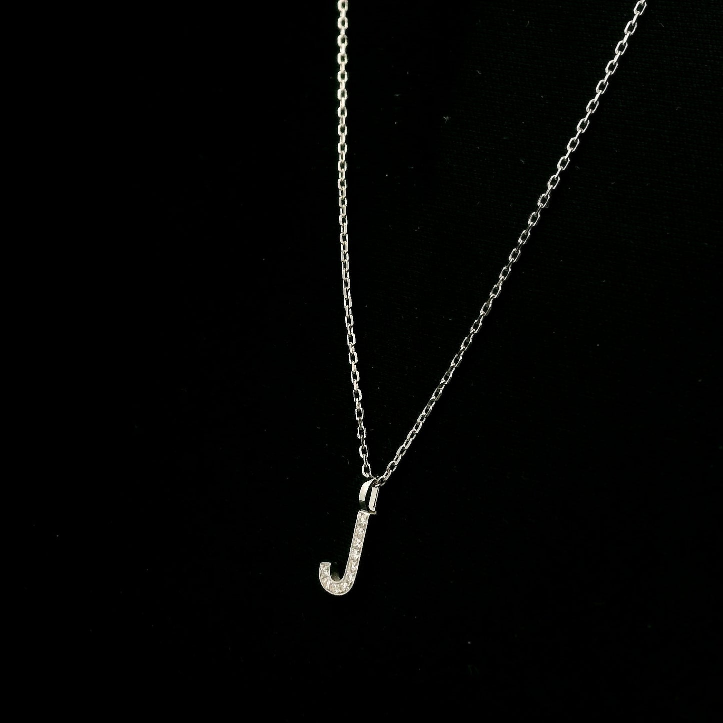 Diamond Initial J Alphabet Pendant In 18k Gold