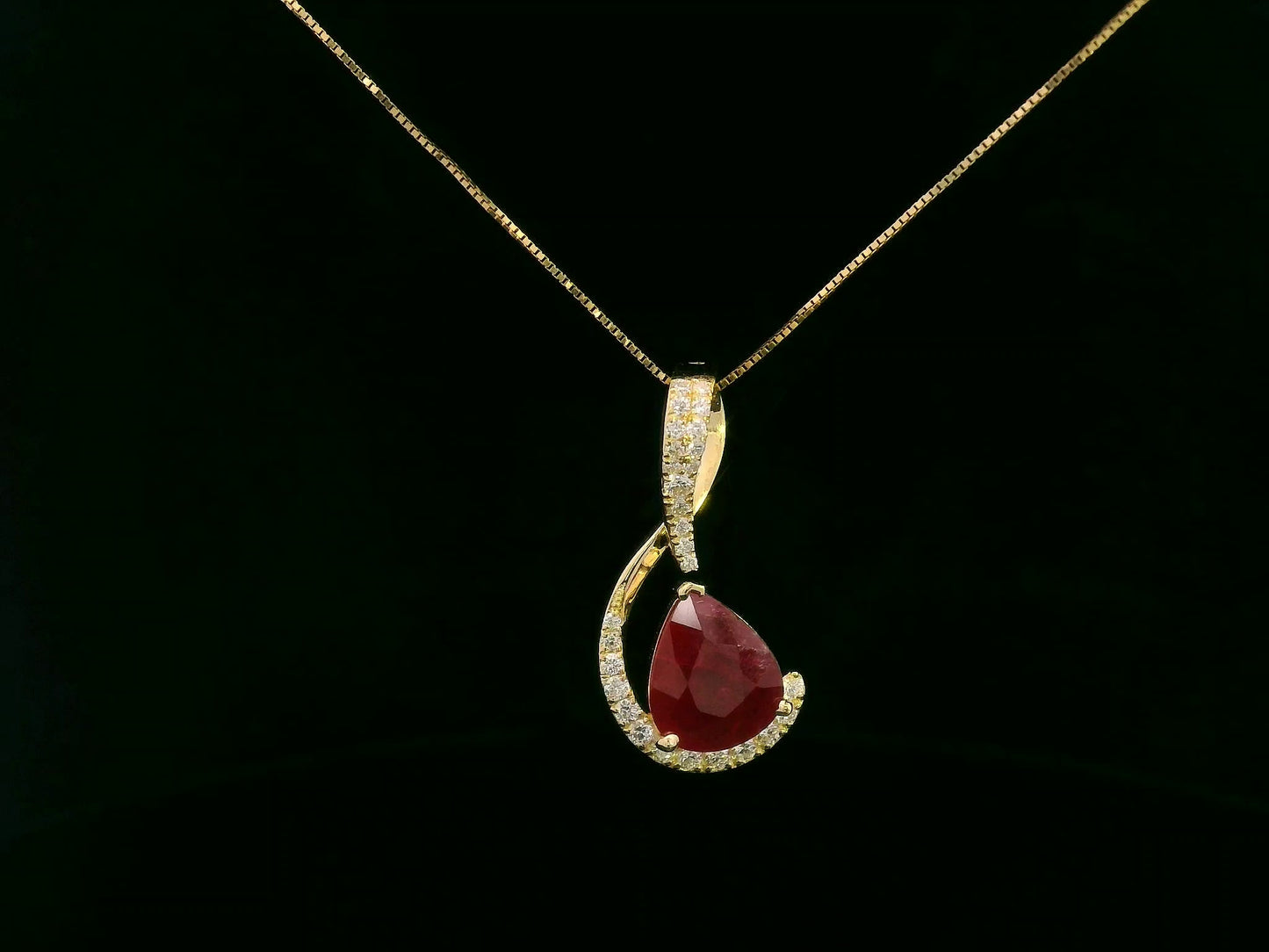 18k Yellow Gold Ruby Pendant Necklace with 2.25ct Pear-Shaped Ruby and 0.21ct Diamond Accents, Elegant Fine Jewelry