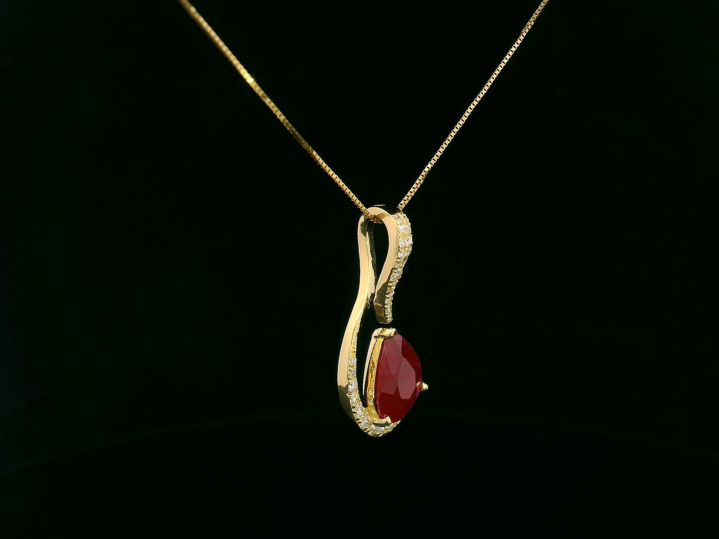 18k Yellow Gold Ruby Pendant Necklace with 2.25ct Pear-Shaped Ruby and 0.21ct Diamond Accents, Elegant Fine Jewelry