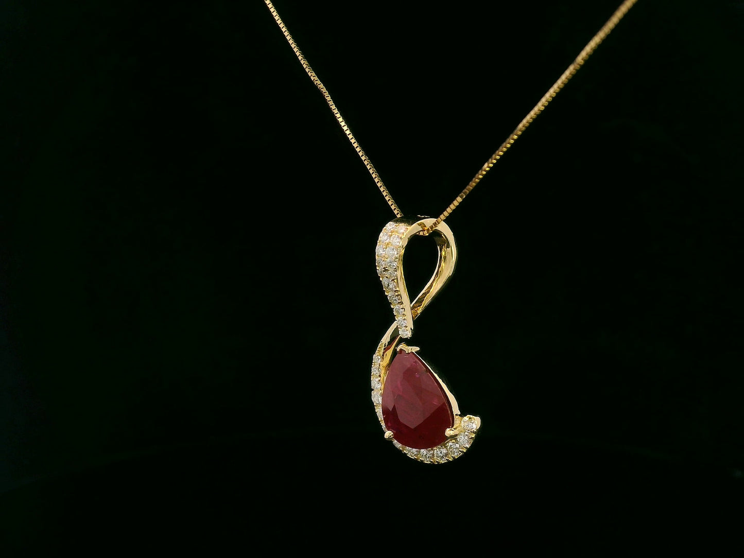 18k Yellow Gold Ruby Pendant Necklace with 2.25ct Pear-Shaped Ruby and 0.21ct Diamond Accents, Elegant Fine Jewelry