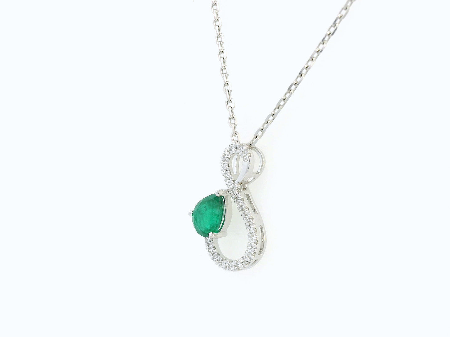 18k white gold pendant with 0.74ct pear-shaped emerald & 0.19ct diamond accents – certified authenticity included