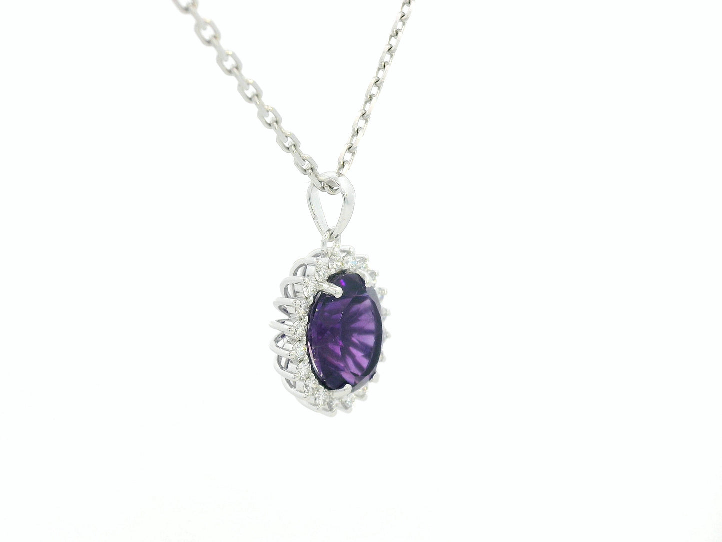 18k white gold pendant with 1.08ct oval amethyst & 0.10ct diamond halo – certified authenticity included