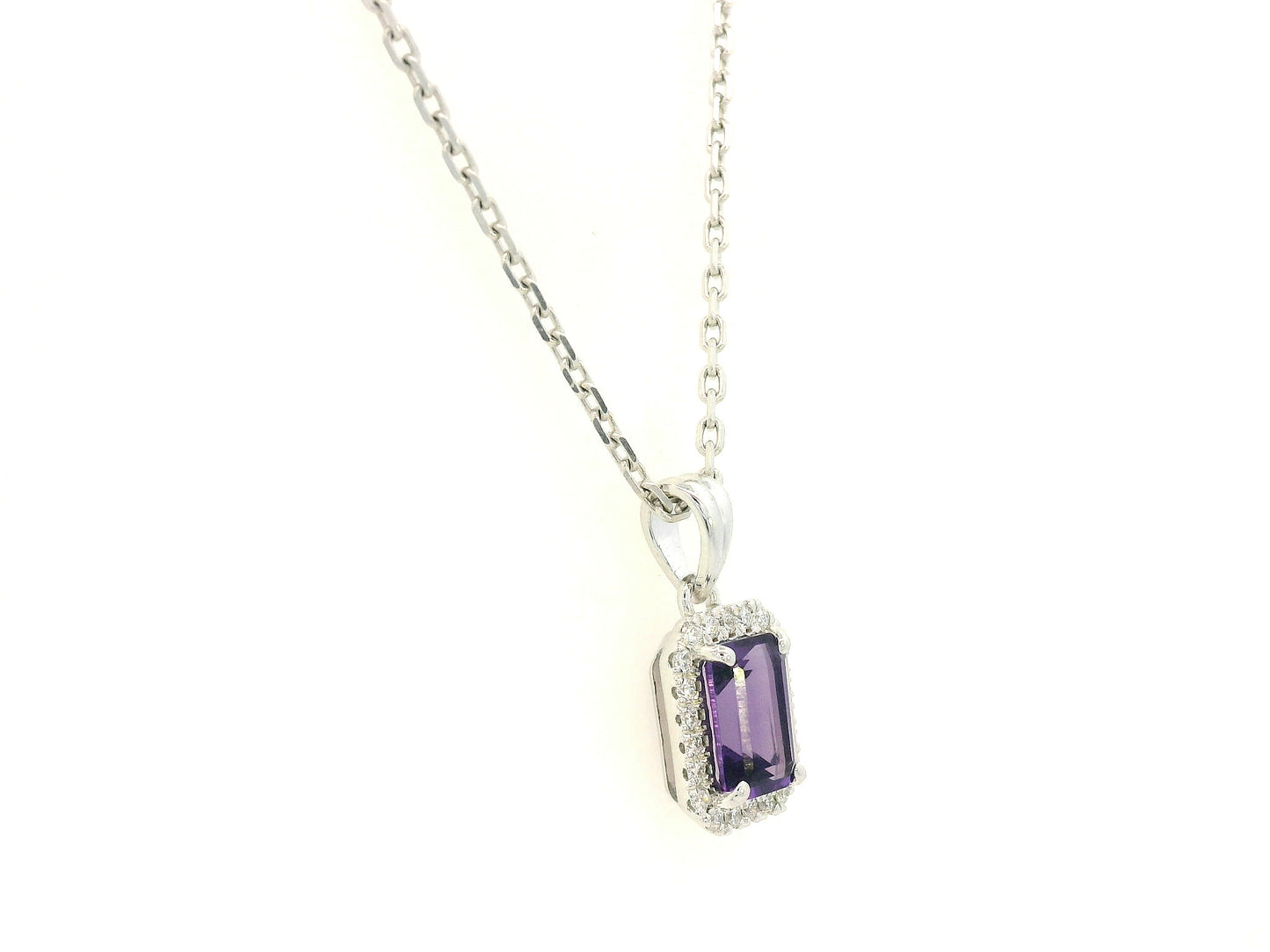 18k white gold pendant with 0.82ct emerald-cut amethyst & 0.13ct diamond halo – certified authenticity included
