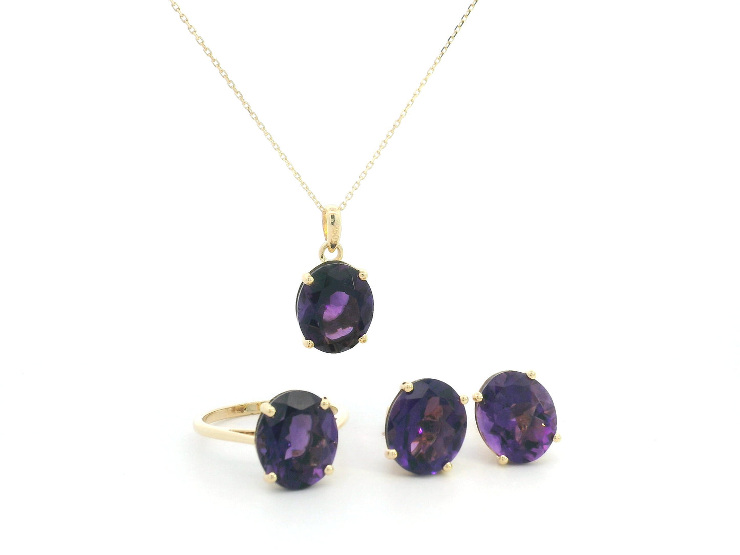 Amethyst Solitaire Ring in 18K Yellow Gold