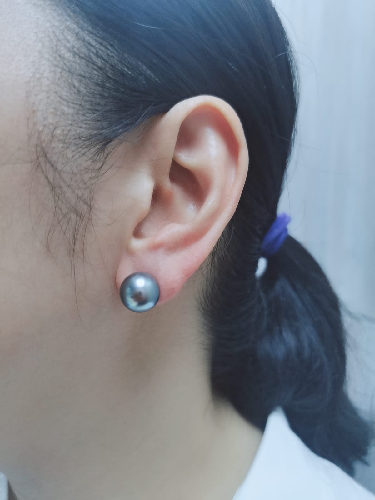 These Stud Earrings Are More Than Just A Fashion Statement. They Exude A Sense Of Understated Luxury And Sophistication, Making Them Versatile Accessories Suitable For Both Formal Occasions And Everyday Wear. Each Earring Features A Lustrous Black Tahitian Pearl, Renowned For Tts Deep, Dark Hues And Iridescent Overtones That Radiate An Aura Of Mystery And Allure. A Must-Have Accessory For Any Wardrobe. With Their Timeless Beauty, These Earrings Will Add A Touch Of Elegance And Style To Any Outfit.
