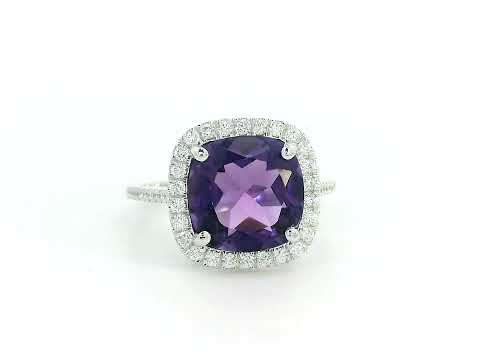 18K white gold ring with 3.51ct cushion-cut Amethyst and diamond halo