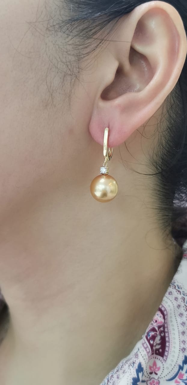 Golden Pearl Earring Crafted In 18K Yellow Gold