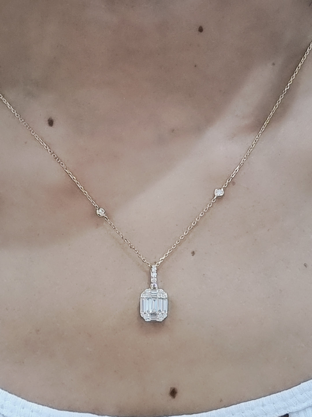 Diamond Pendant In 18k Yellow Gold.
