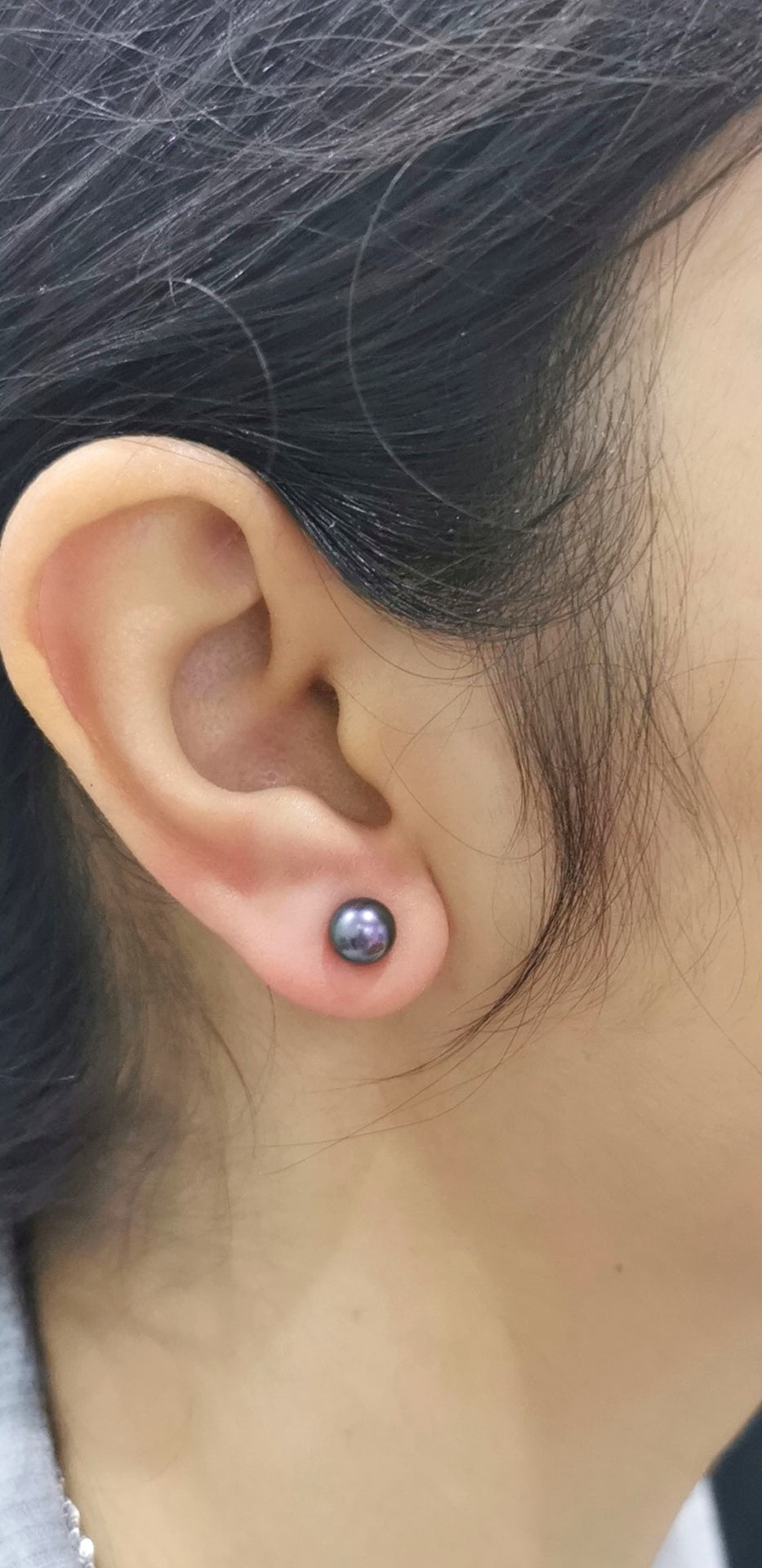 Pearl Earrings In 18k White Gold.