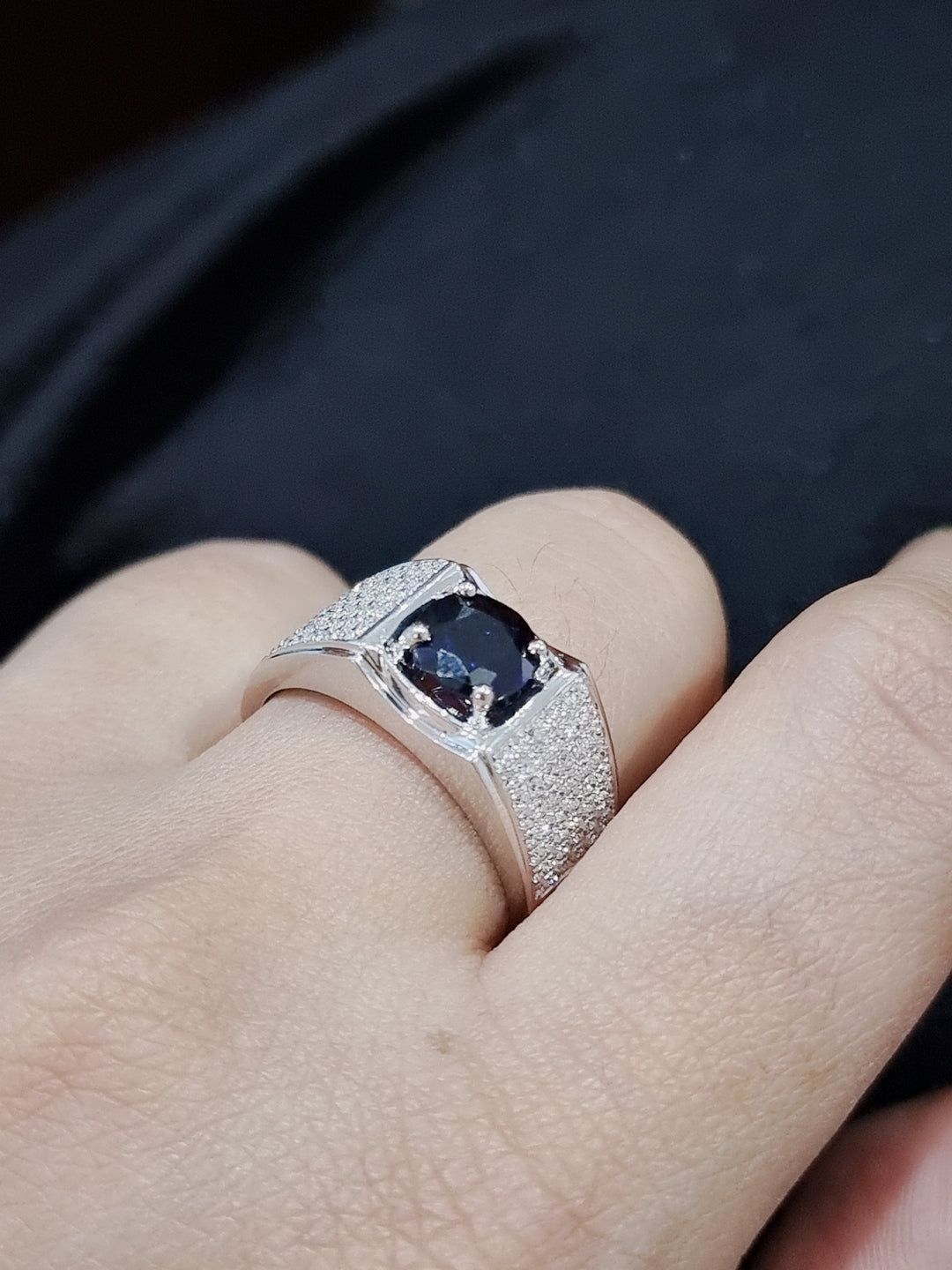 Sapphire And Diamond Men's Ring In 18k white Gold.