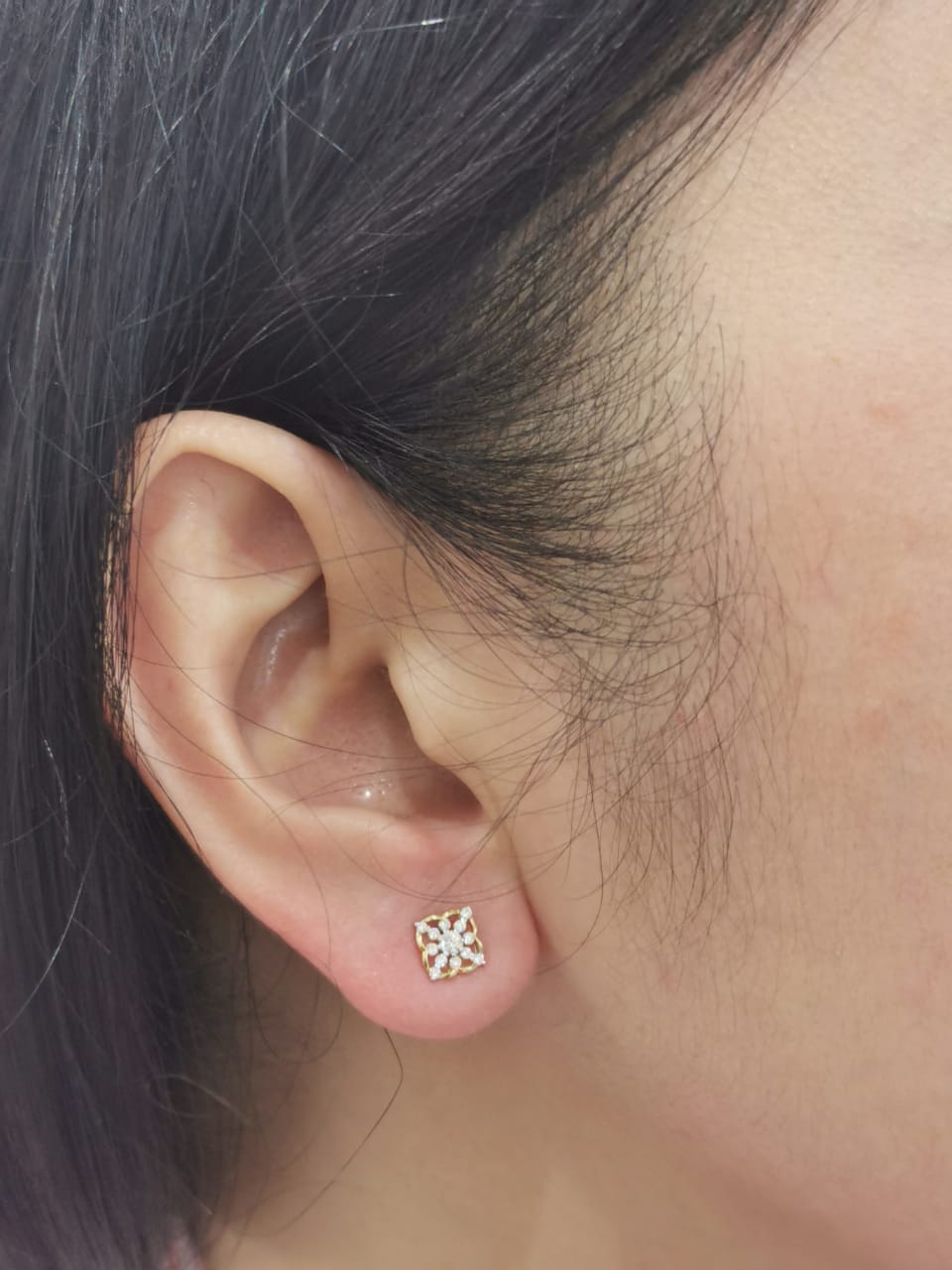 Cluster Stud Earrings Crafted in 18K Yellow Gold