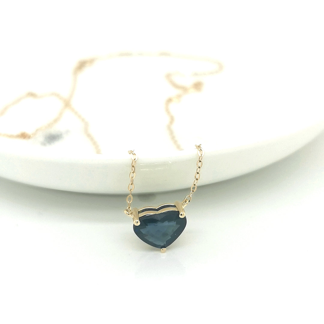 Blue Sapphire Pendant With Chain In 18k Yellow Gold