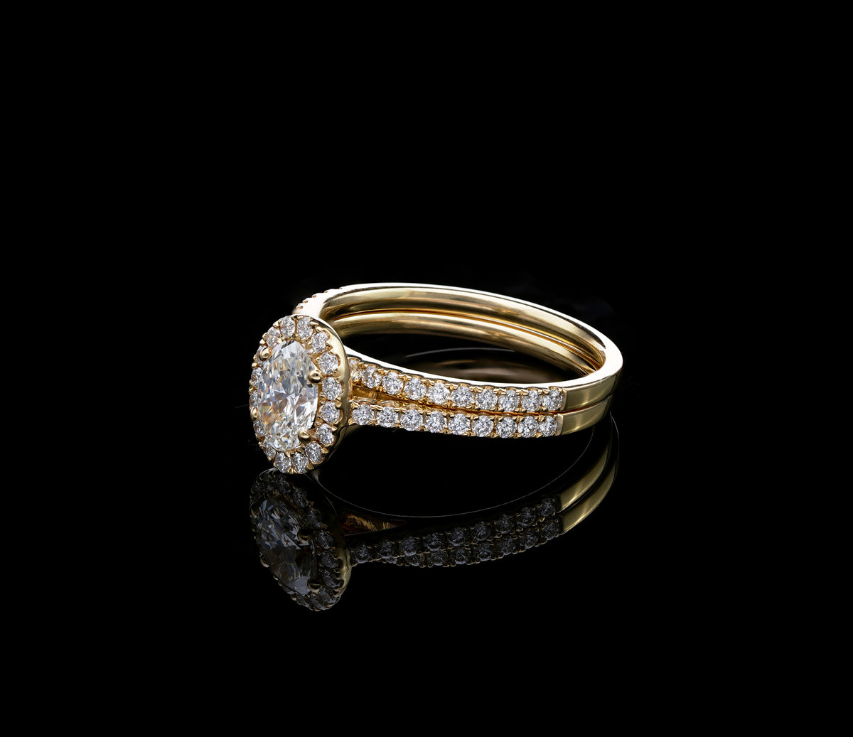 Oval Diamond Halo Bridal Set in 18K Yellow Gold | GIA Certified