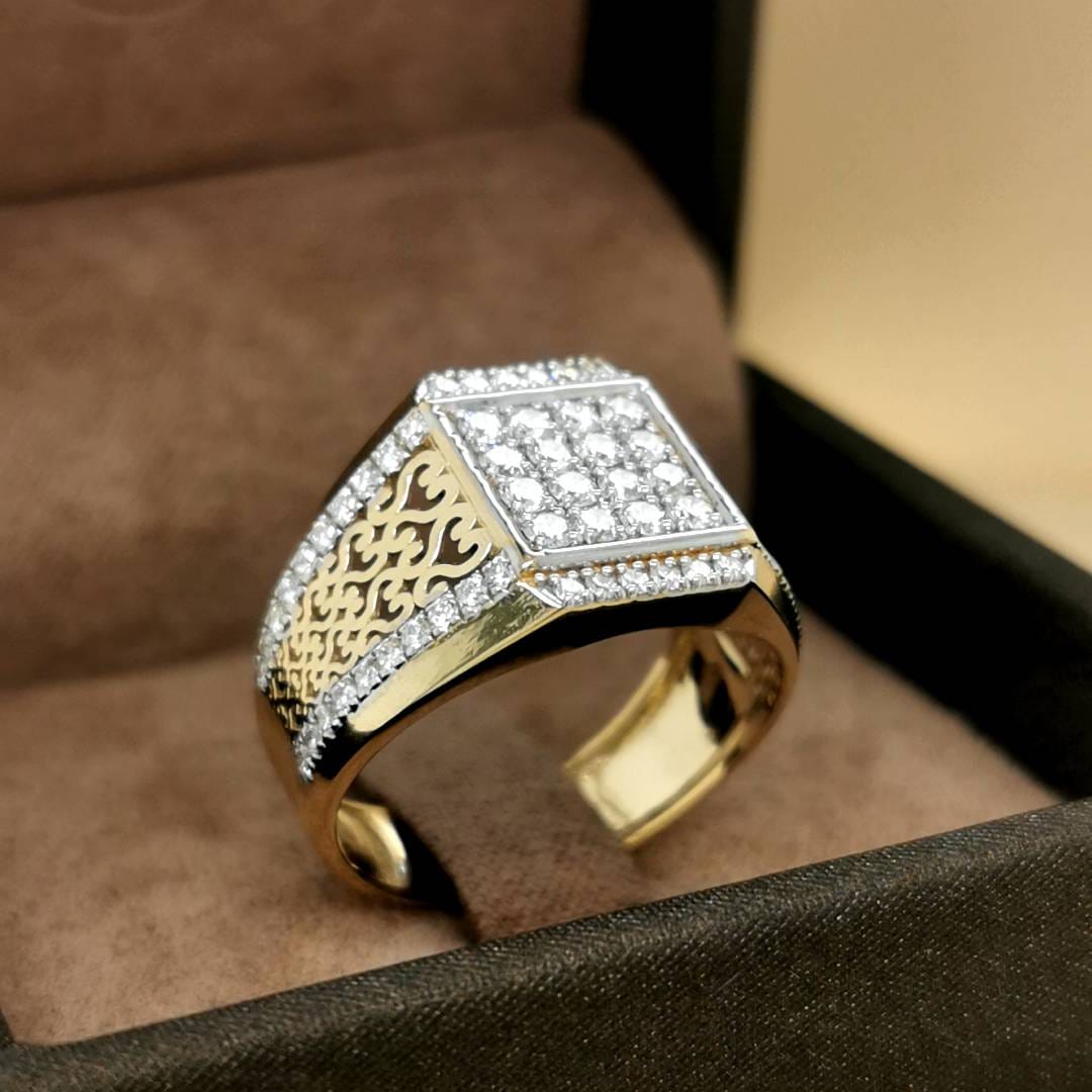 Cluster Set Men's Diamond Ring In 18k Yellow Gold.