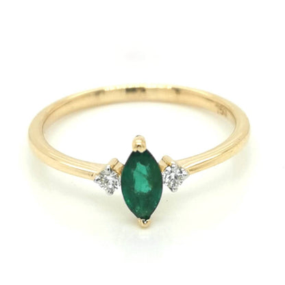 Emerald And Diamond Ring In 18k Yellow Gold.