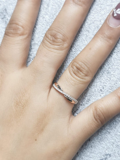 18K Rose Gold Diamond Crossover Band