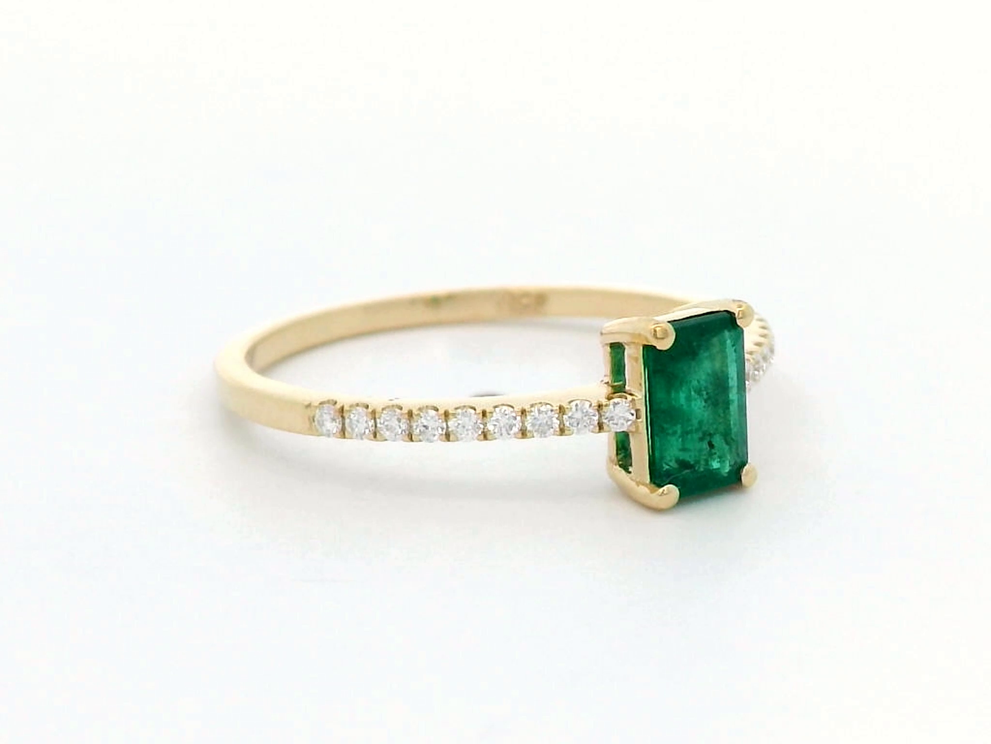 18K Gold Emerald-Cut Emerald Ring – 0.48 Carat Gemstone with 0.11 Carat Diamond Band