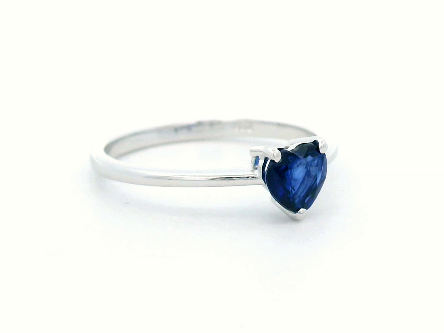 18K White Gold Heart-Shaped Blue Sapphire Ring – September Birthstone Jewelry