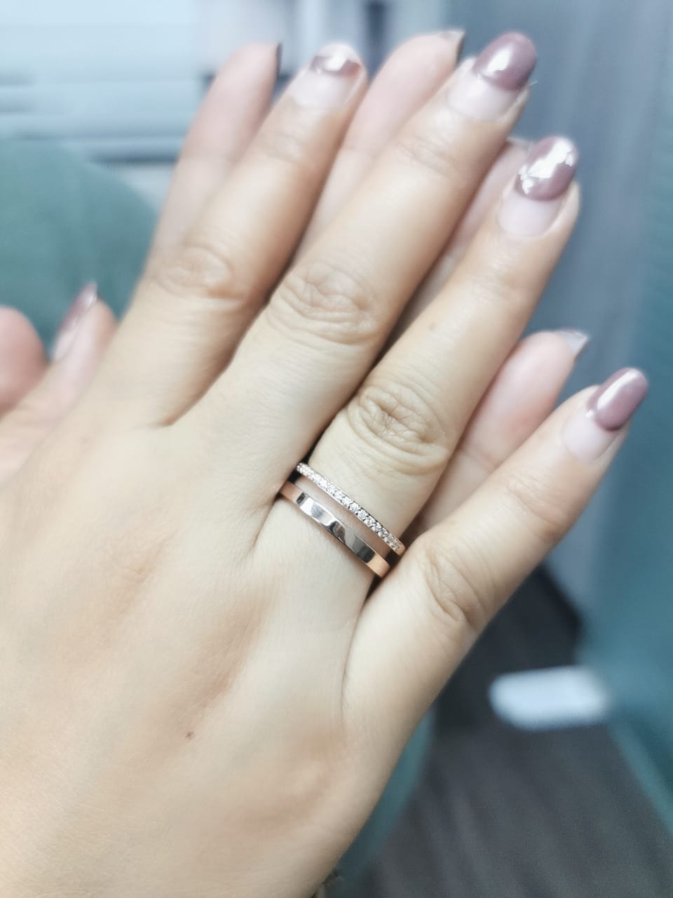 18K rose gold stacking-style ring with 0.19 carat diamonds, featuring a double-band illusion for a layered look – modern fine jewelry.