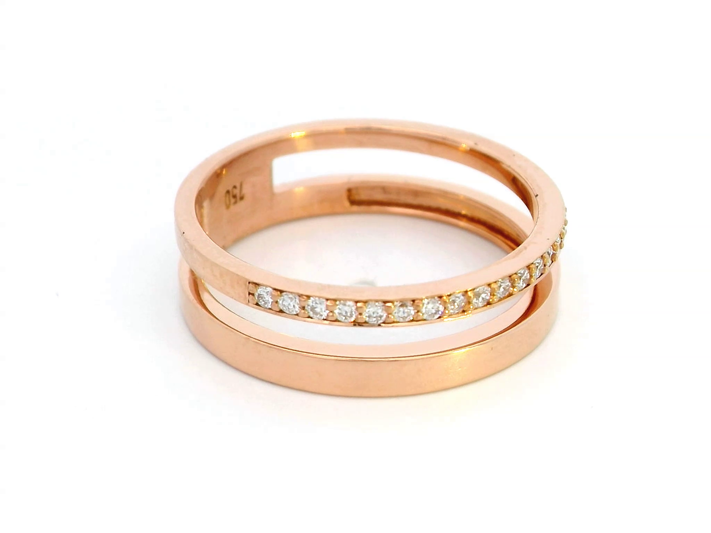 18K rose gold stacking-style ring with 0.19 carat diamonds, featuring a double-band illusion for a layered look – modern fine jewelry.