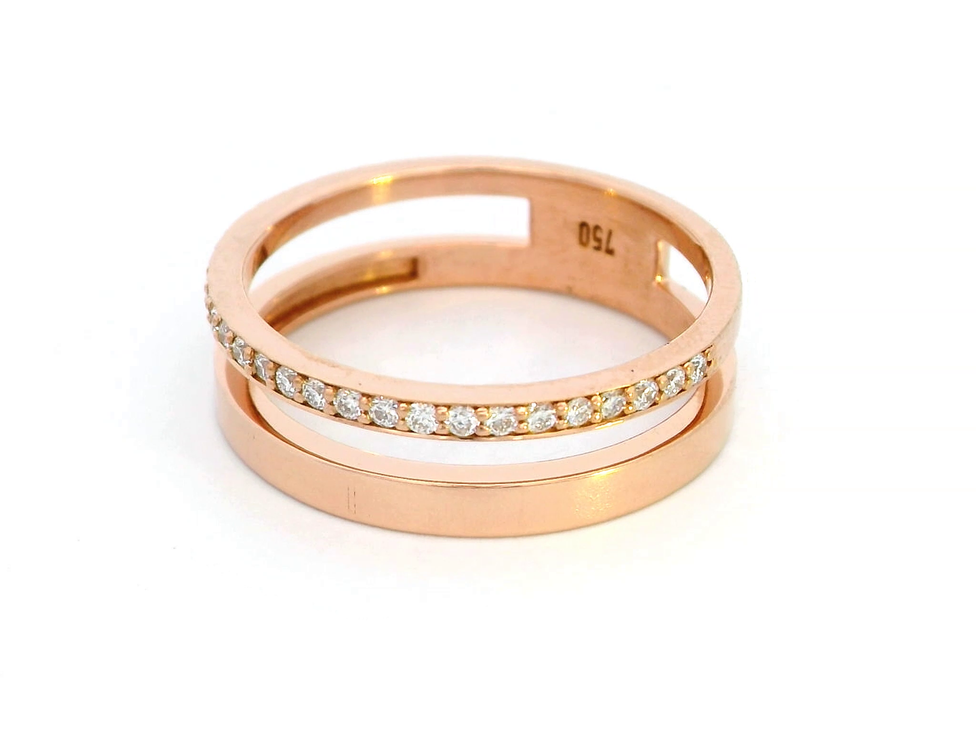 18K rose gold stacking-style ring with 0.19 caraT diamonds, featuring a double-band illusion for a layered look – modern fine jewelry.