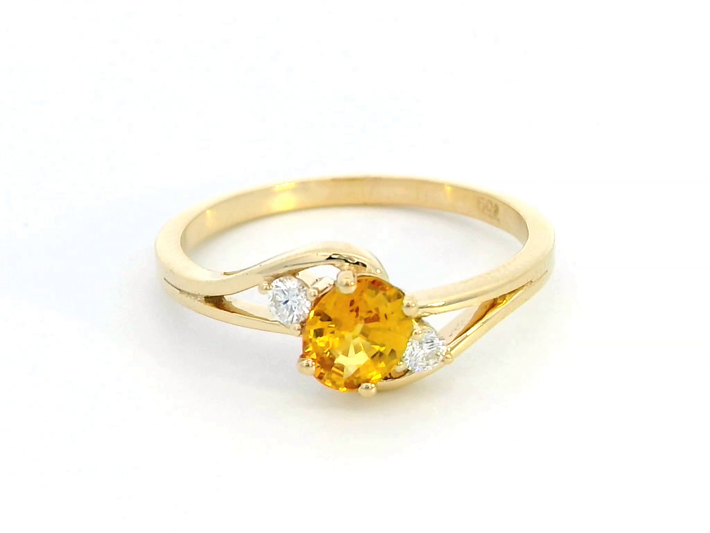 18K gold yellow sapphire and diamond ring with split shank design, featuring a 0.66-carat vibrant sapphire and 0.10-carat diamond accents – September birthstone jewelry