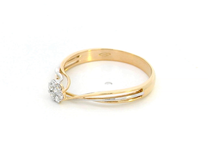 Elegant Twisted Band Cluster Ring in 18K Gold with 0.11 Carats of Diamonds – Gift Box Included