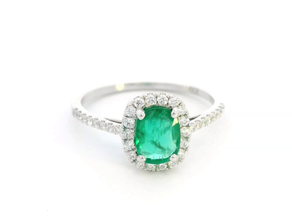 0.90 Carat Oval Emerald Ring with 0.30 Carat Diamonds in 18k Gold