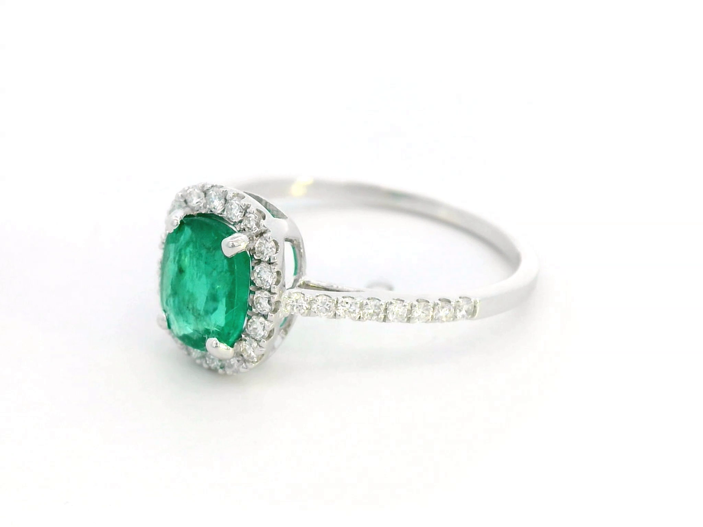 0.90 Carat Oval Emerald Ring with 0.30 Carat Diamonds in 18k Gold