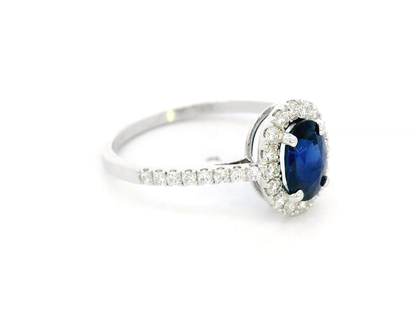 1.08 Carat Oval Sapphire Ring with Diamonds Halo in 18K Gold