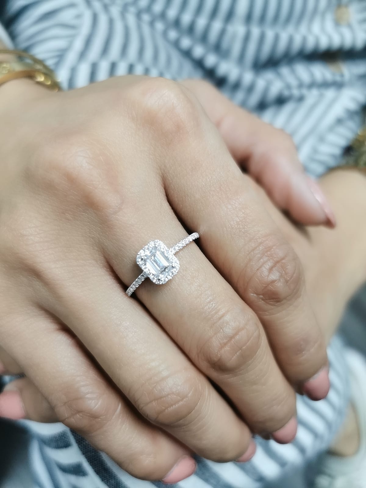 Stunning 18K White Gold Emerald Cut Diamond Engagement Ring with Halo | 0.63ct Center Diamond