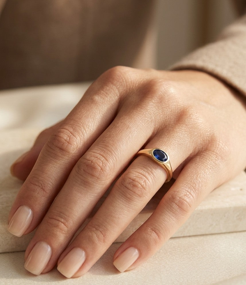 Blue Sapphire Signet Ring in 18K Yellow Gold
